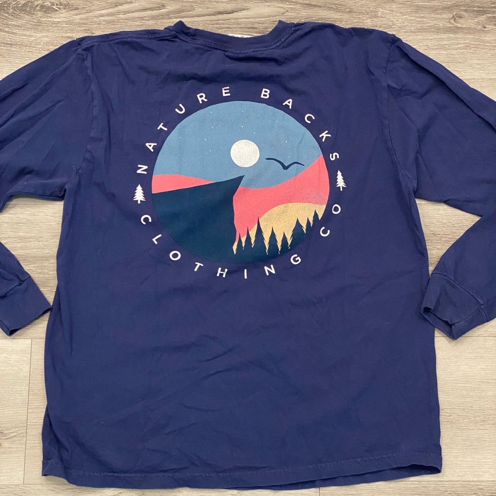 Nature Backs Women's Navy Long Sleeve Tee